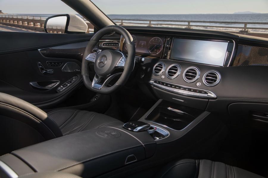 Интерьер Mercedes-AMG S65 Cabriolet 2016 года  (NA) (фото 21 из 33)